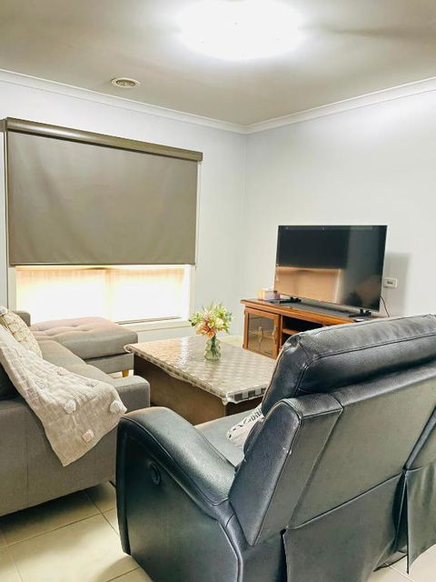 Family Home In Riverdale Village Town Tarneit - Accommodation QLD 1