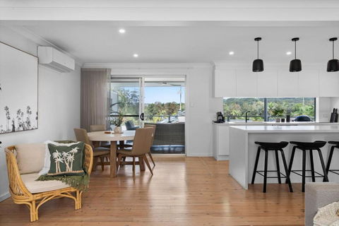 Family Retreat Close To Wamberal Beach - Accommodation QLD 1