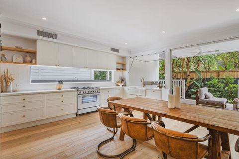 Family Retreat On Keats Street - Accommodation QLD 0