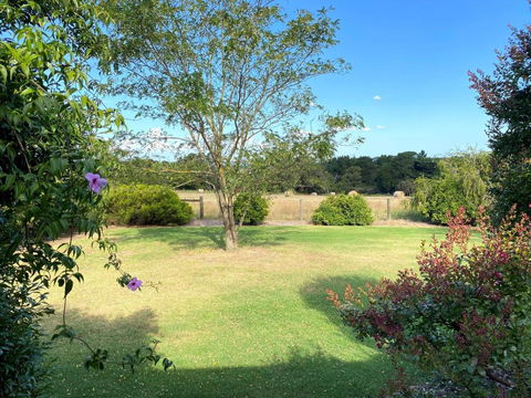 Farmhouse In The Heart Of Wine Country, 10 Minutes To Beach - Accommodation QLD 4