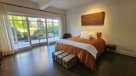 Fawkner Parkside Art House - Accommodation QLD 2