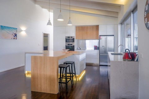 Feel The Magic Of Moffat Steps To The Beach Cafes - Accommodation QLD 3