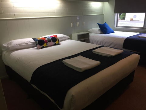 Finley Country Club Hotel Motel - Accommodation QLD 1
