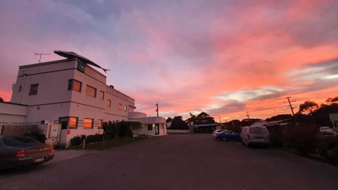 Fish Creek Hotel - Accommodation QLD 0