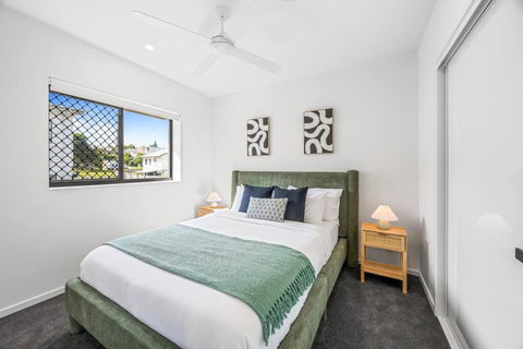 Family Retreat - Free Secure Car Park, Garden City Westfield Shopping, Restaurants - Accommodation QLD 4