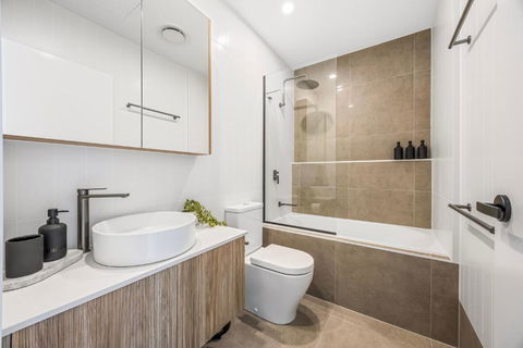 Family Retreat - Free Secure Car Park, Garden City Westfield Shopping, Restaurants - Accommodation QLD 3