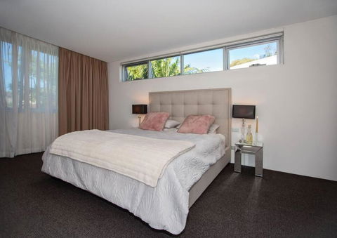 Exquisite Family Home Near Coogee Beach - Accommodation QLD 2