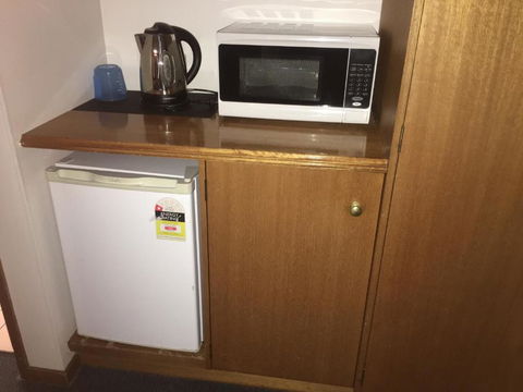 Golden Chain Aalana Motor Inn - Accommodation QLD 4