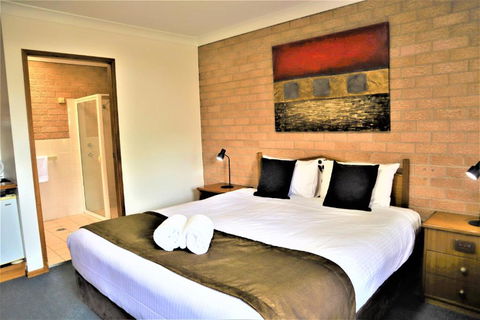 Golden Chain Aalana Motor Inn - Accommodation QLD 0