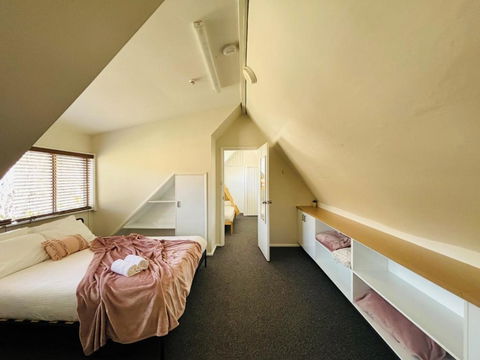 George IV Inn - Accommodation QLD 3