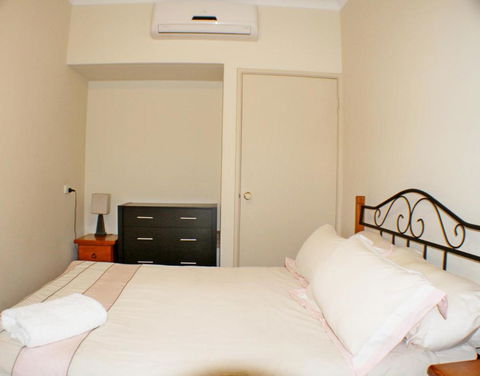 Geraldton Luxury Retreat 2 With Free Streaming - Accommodation QLD 4