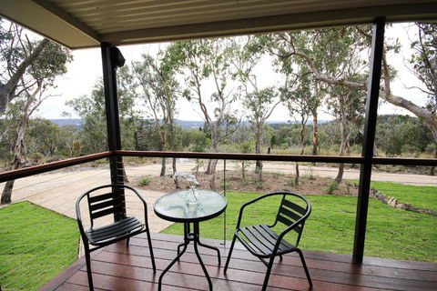 Glen Lough Cabins - Accommodation QLD 0