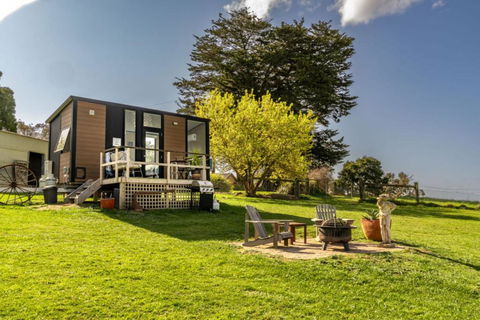 Gold Meadows By Tiny Away - Accommodation QLD 1