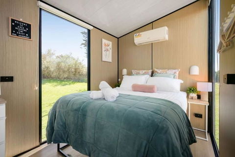 Gold Meadows By Tiny Away - Accommodation QLD 2