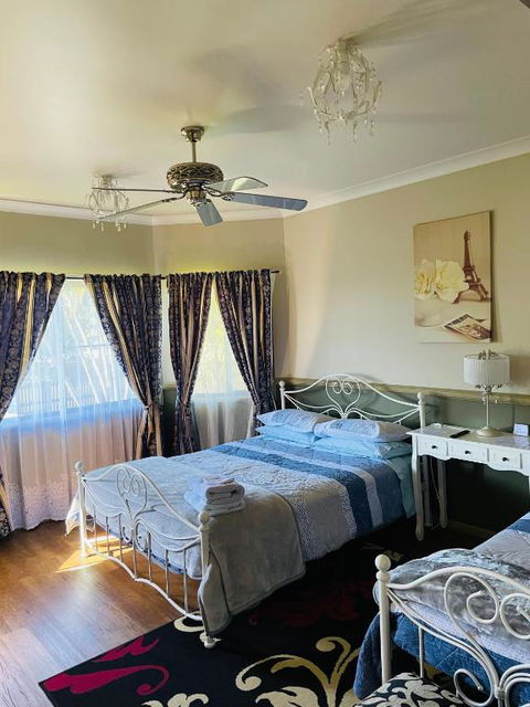 GOLDEN LACE B&B - Accommodation QLD 4