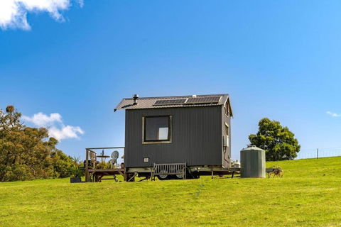 Golden Plains By Tiny Away - Accommodation QLD 1