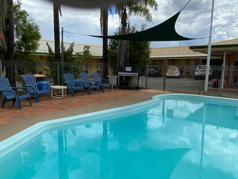 Golden West Motor Inn - Accommodation QLD 1
