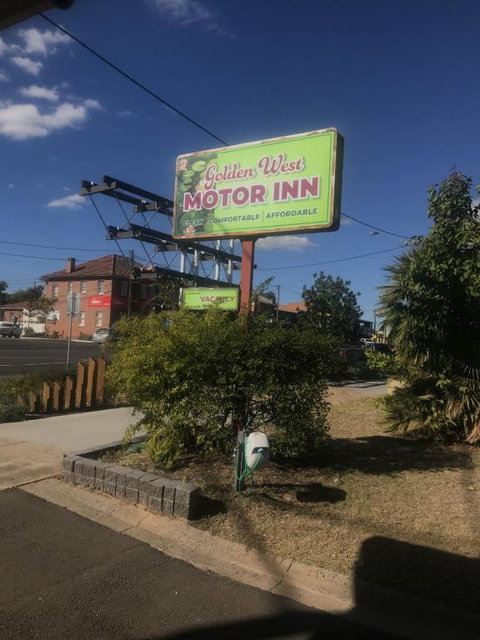 Golden West Motor Inn - Accommodation QLD 0