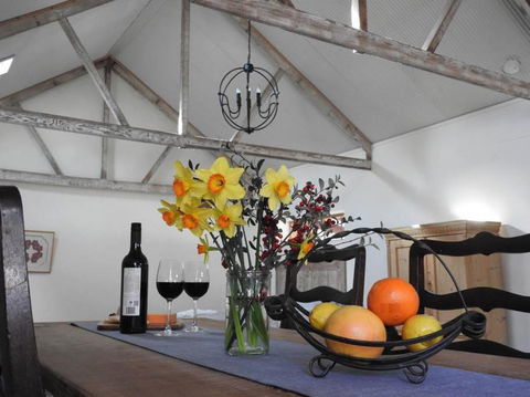 Grape Pickers Cottage - Accommodation QLD 1