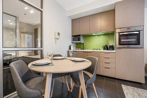 Ground Floor Terrace Unit Near Edinburgh Gardens - Accommodation QLD 2