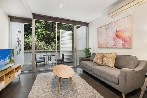 Ground Floor Terrace Unit Near Edinburgh Gardens - Accommodation QLD 3