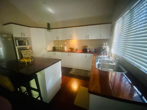 Hallorans Hill Holiday Home - Accommodation QLD 1