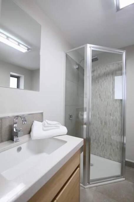 Haven House - River Edge Apartment - Accommodation QLD 3