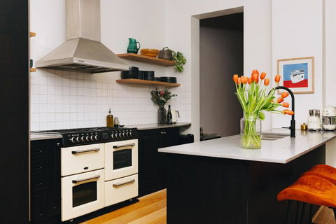 Henry Home - Accommodation QLD 3