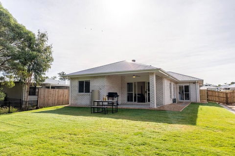 Hidden Woodland Paradise, Spacious Backyard & BBQ - 2024 New Built Home Near Logan Hospital, Ikea & More - Accommodation QLD 0