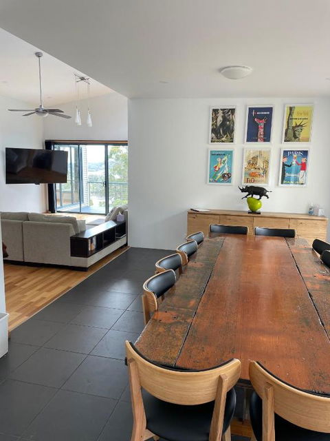 Hill Top Retreat - Accommodation QLD 0