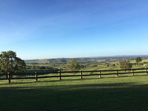 Hillview Cottages - Accommodation QLD 2