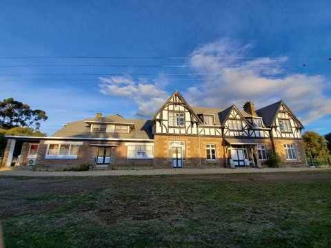 Historic Apartment - Accommodation QLD 2