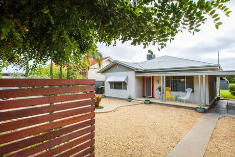 Indulge Homes - 77 Olive - Accommodation QLD 0