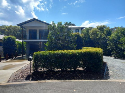 Ibis 9 House - Accommodation QLD 1