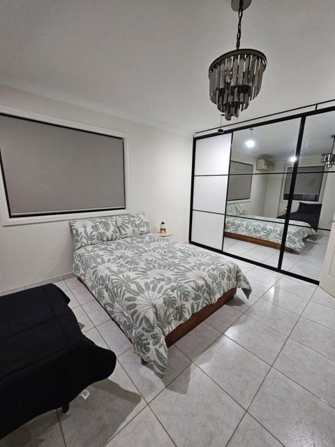 Home Is Where The Heart Is. Spacious 5 Bedroom 2 Storey Home. - Accommodation QLD 1
