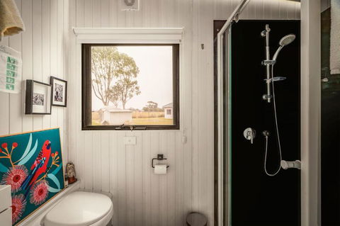 Hunters Inn By Tiny Away - Accommodation QLD 1