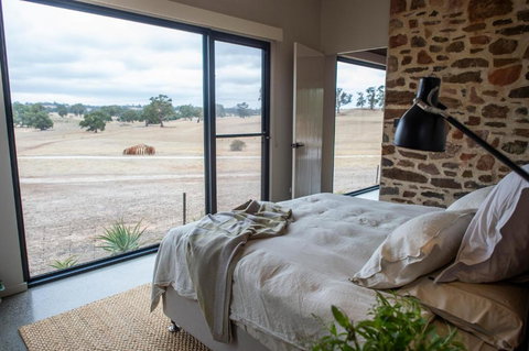 Hutton Vale Farm JHA Stone Cellar - Accommodation QLD 1