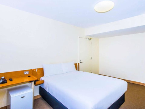 Ibis Budget Sydney Olympic Park - Accommodation QLD 3