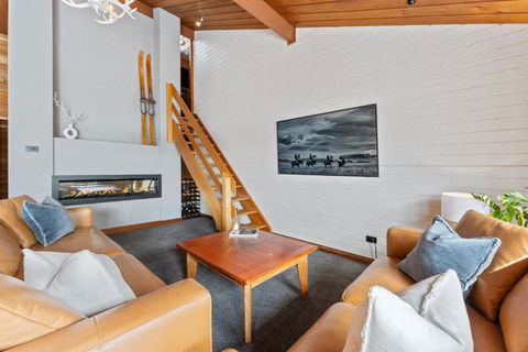 Ibis On Lake Jindabyne - Accommodation QLD 3