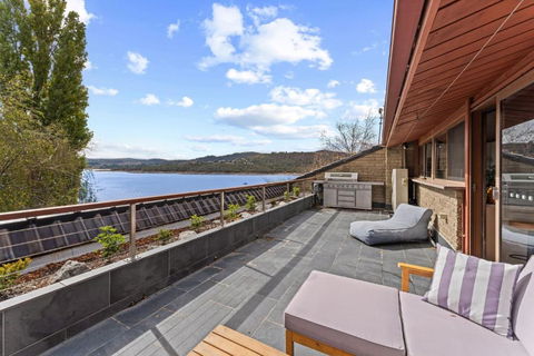 Ibis On Lake Jindabyne - Accommodation QLD 1