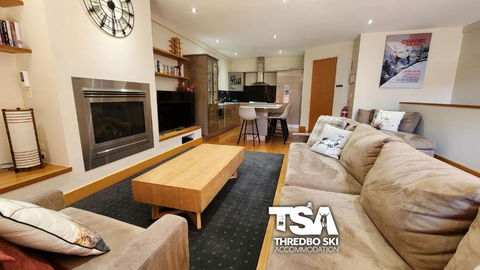 Ice Chalet 2 - Accommodation QLD 3