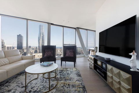 Iconic High-view Oasis Between Docklands And CBD - Accommodation QLD 0