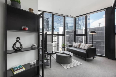 Iconic Southbank Locale Meets Modern Comfort - Accommodation QLD 0