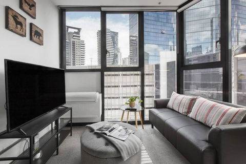 Iconic Southbank Locale Meets Modern Comfort - Accommodation QLD 3