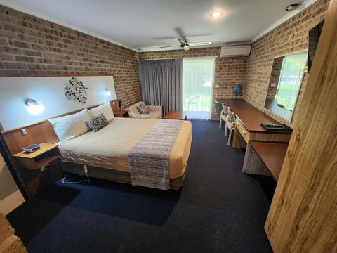 Idlewilde Town & Country Motor Inn - Accommodation QLD 2