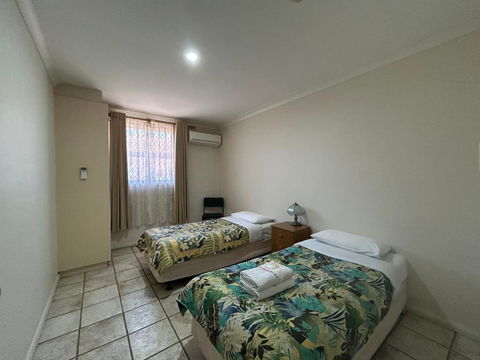 IGrand Motel - Accommodation QLD 2