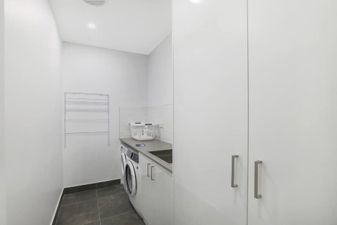 Illalangi-Modern Escape & Views - Accommodation QLD 2