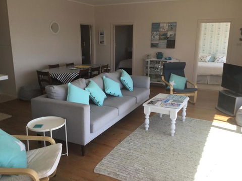Iluka Beach House,Robe- Stunning Ocean Views. - Accommodation QLD 2