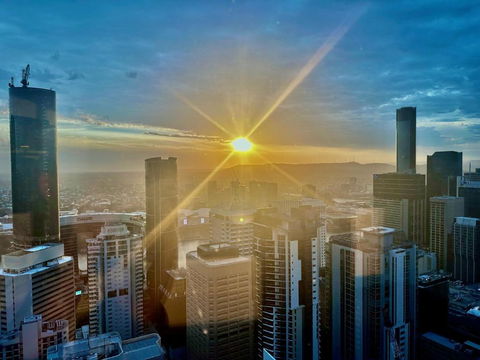 Imagine 4 Bedroom Apartment - Accommodation QLD 2