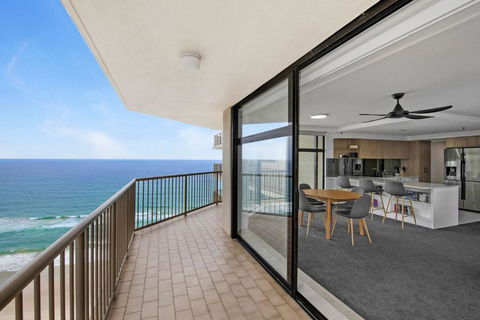 Imperial Surf Modern Beachfront Apartment - CoastHM - Accommodation QLD 0